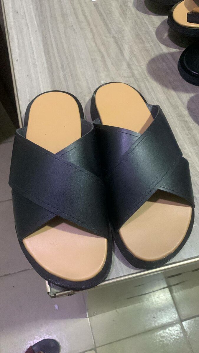 Sandales Croisées Élégantes