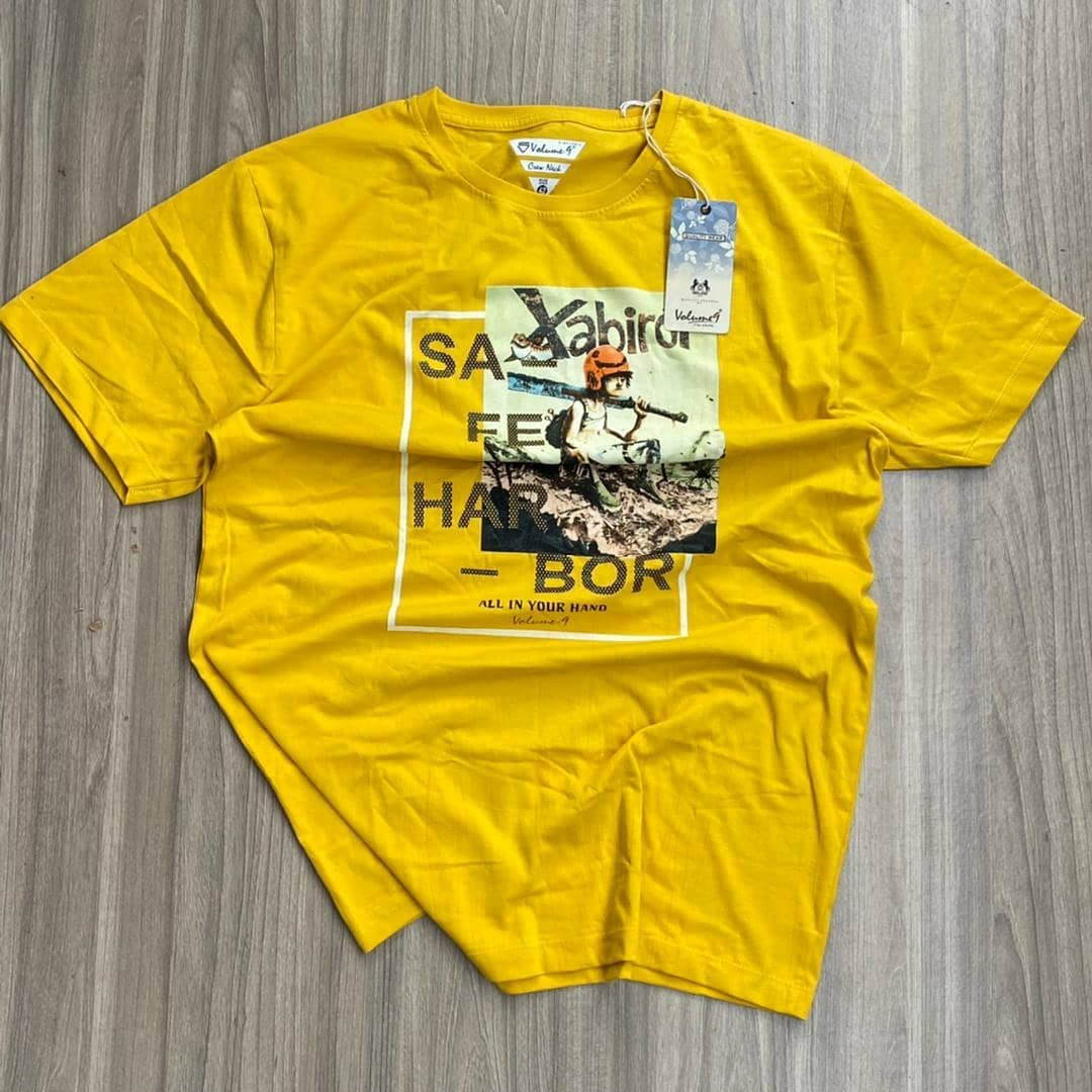 T-shirt jaune
