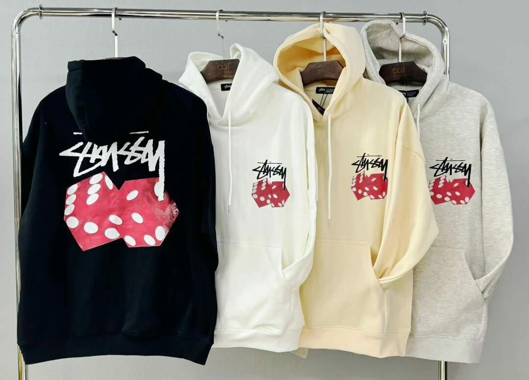 Sweat à capuche design varié