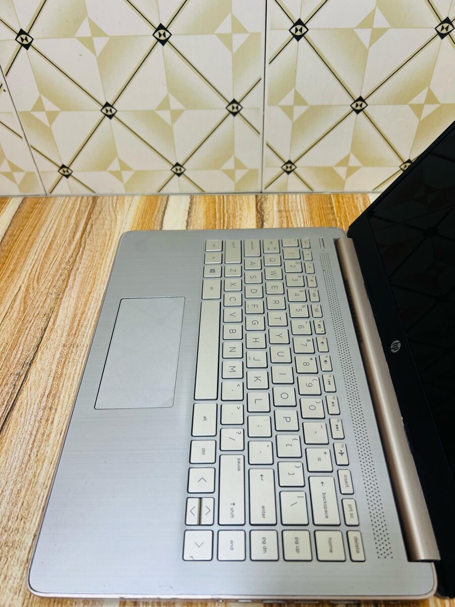 *HP LAPTOP 14* Home used hp l