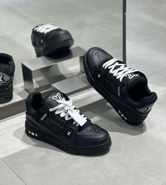 Sneakers en cuir noir élégants