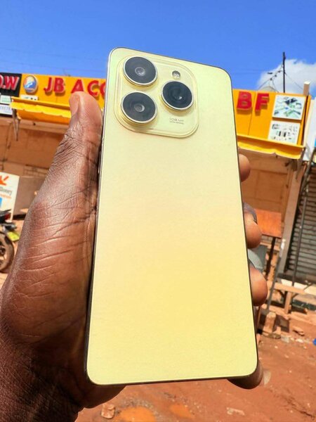 Tecno Spark 20 Pro Smartphone