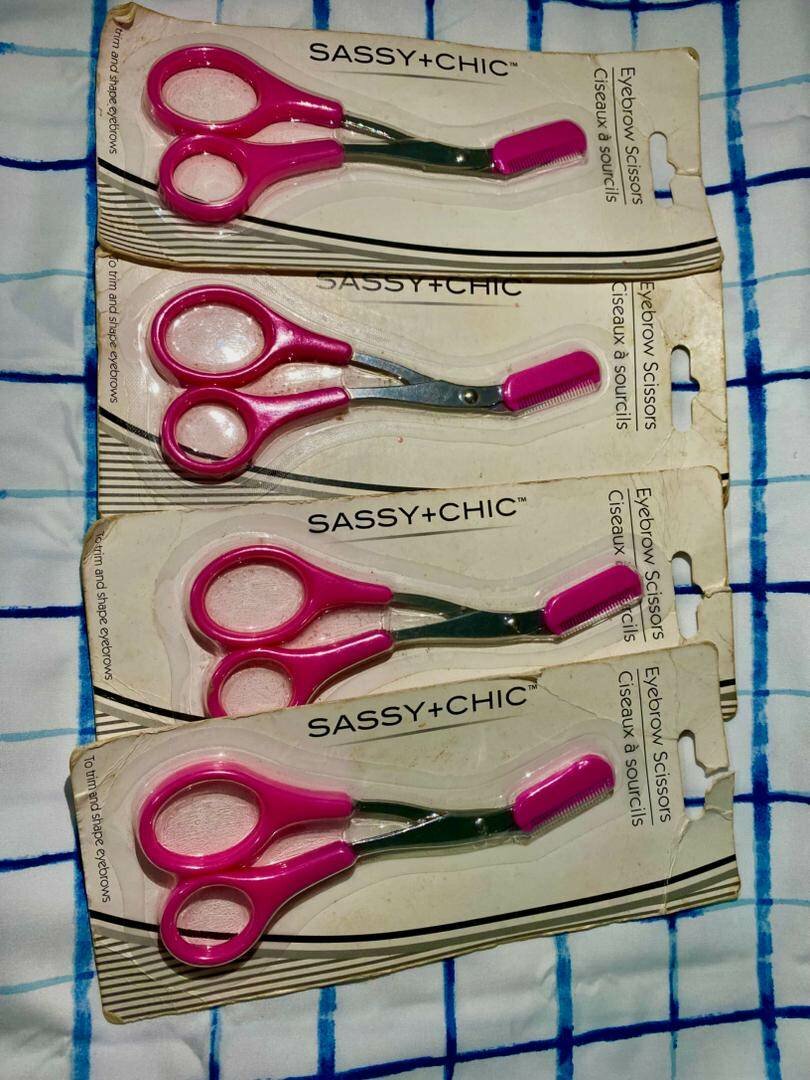 Ciseaux à sourcils Sassy+Chic