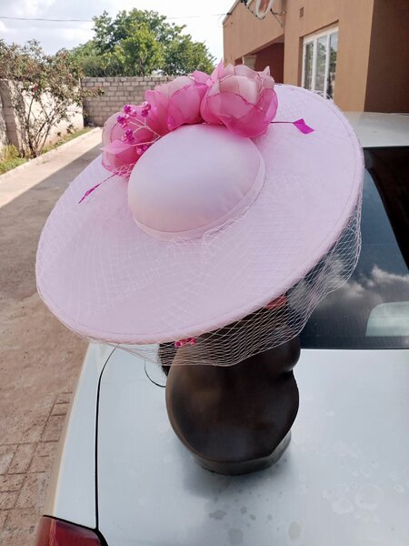 Fascinator hat