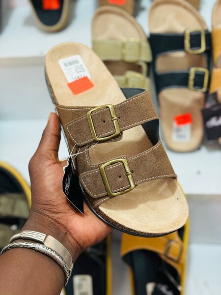 Sandales en cuir à boucles