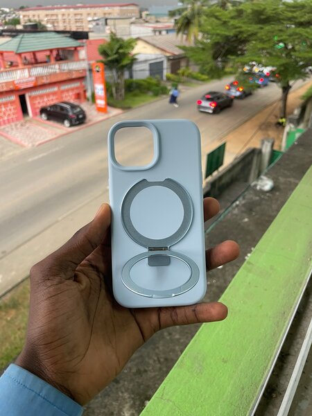 Coque Silicone avec Béquille