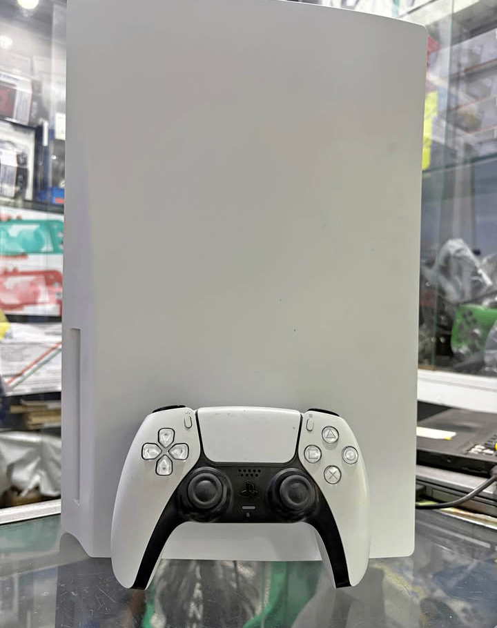 PlayStation 5 avec cd FC 25