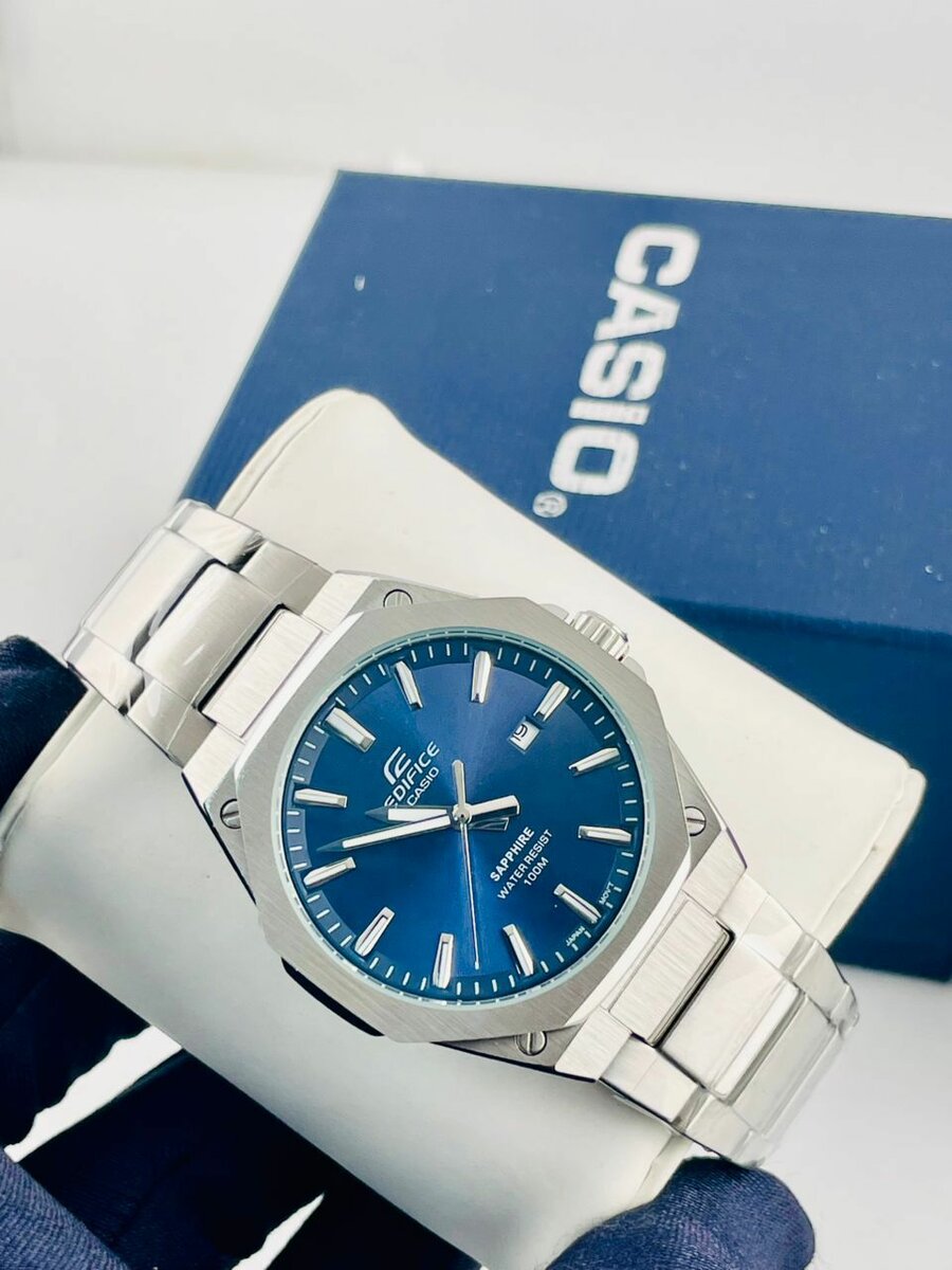 Montre homme édifice