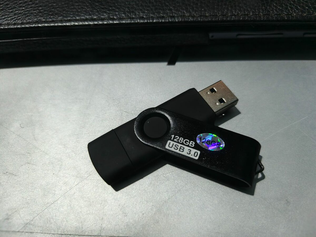 128 GB - Clé USB 3.0 (2 en 1)