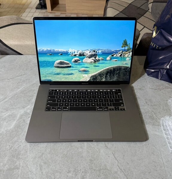 APPLE Pro 2019 CORE i9 64/512