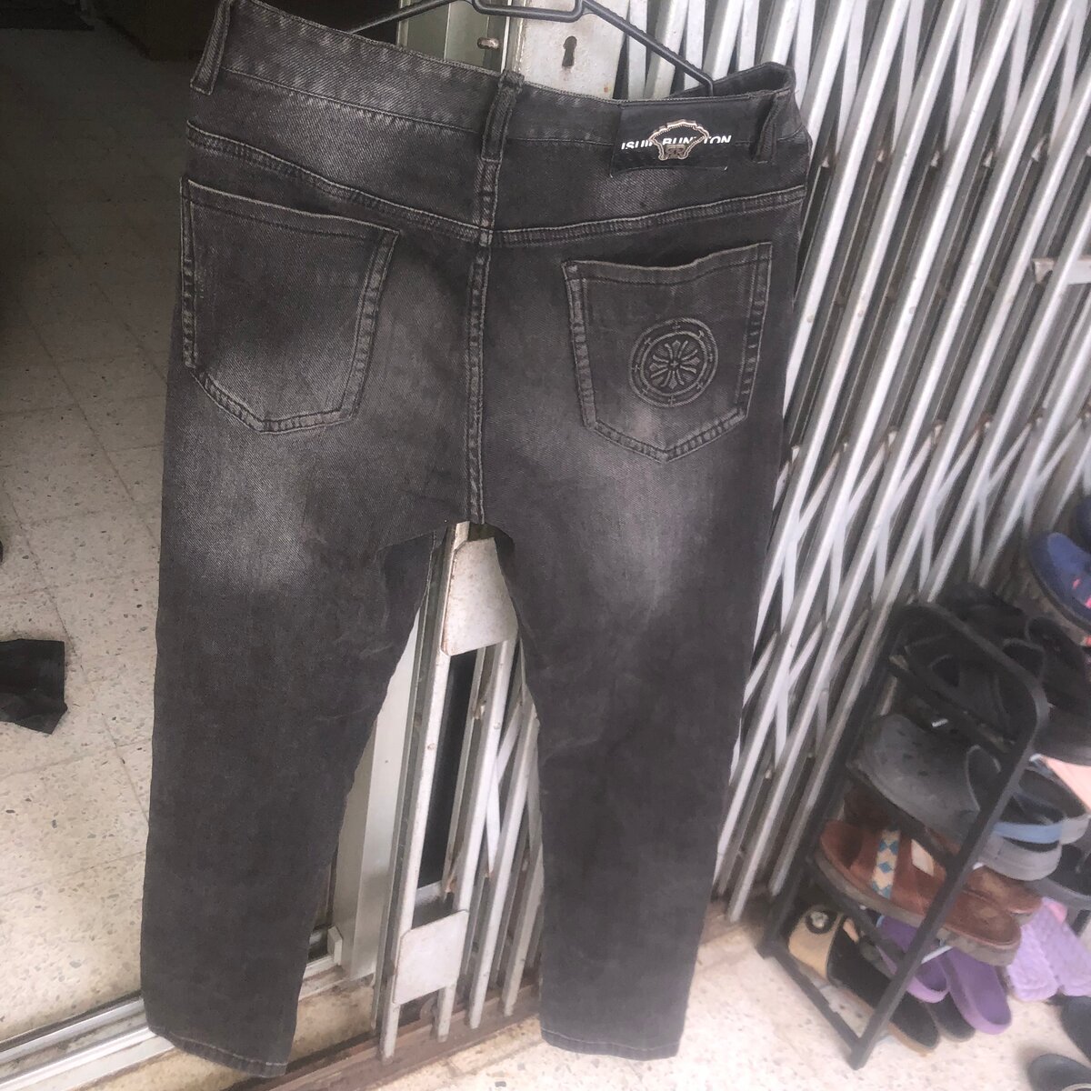 Jean slim noir délavé fripe