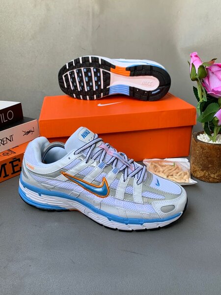 Baskets de running colorées