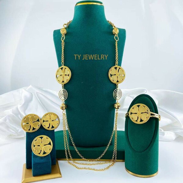 Parure Bijoux Dorée Élégante