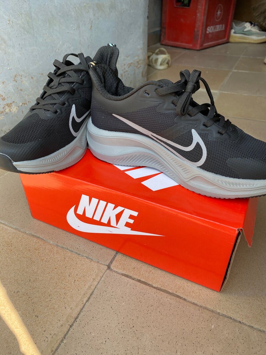 Baskets Nike Confort Noir