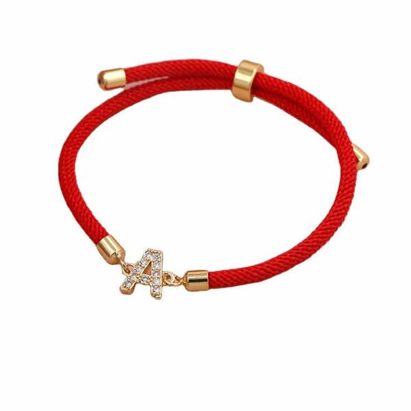 Bracelet rouge avec charme A
