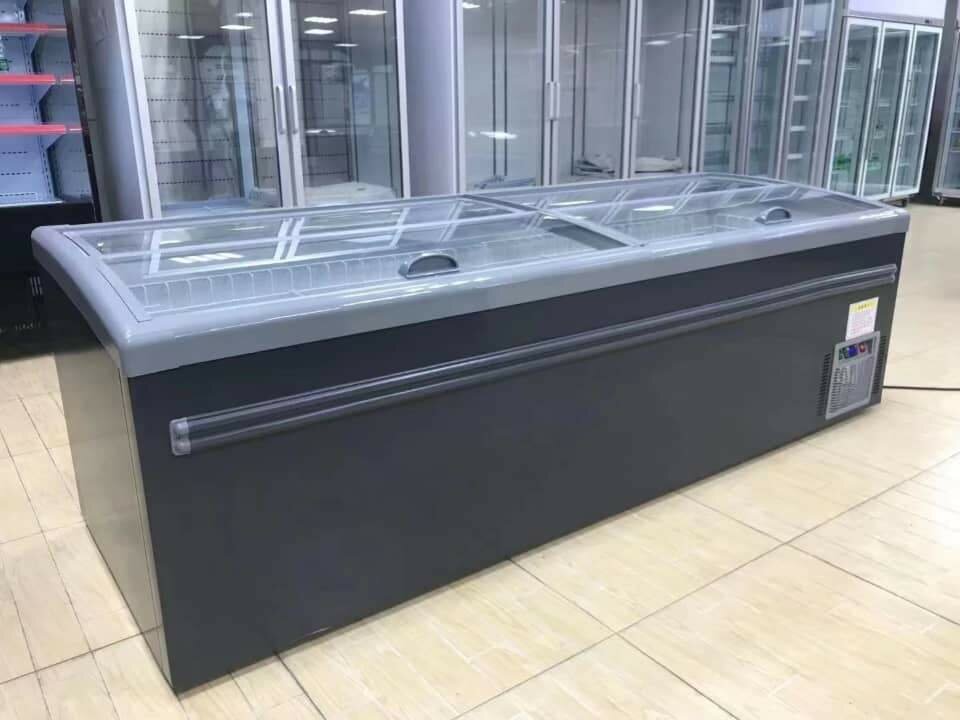 Congélateur commercial spacieux