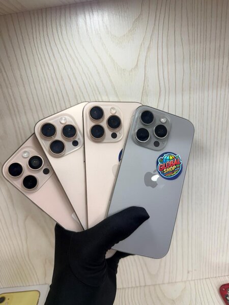 iPhone 16Pro Casi Neuf