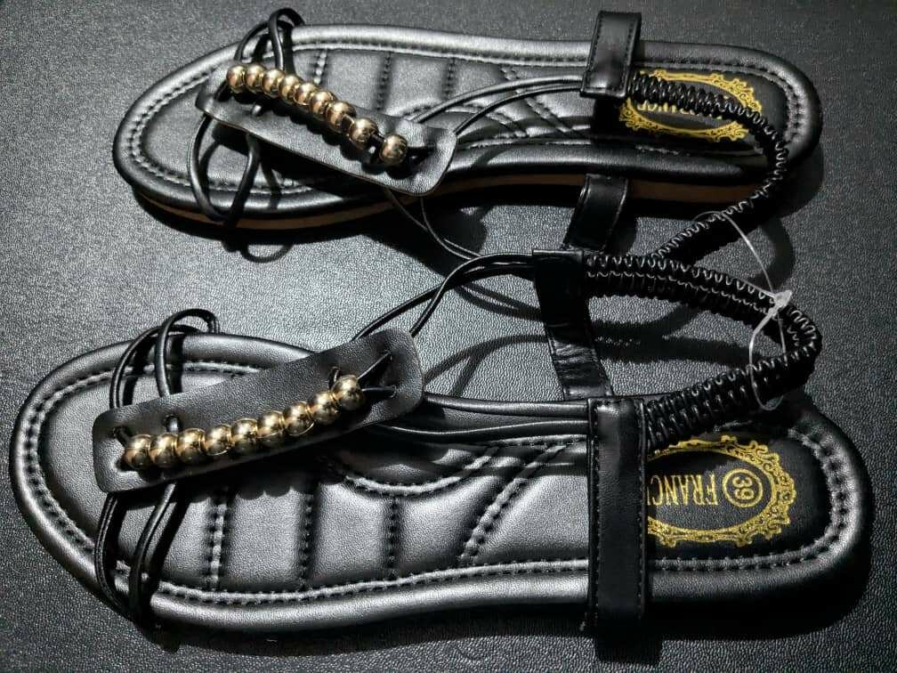 Sandales élégantes avec perles