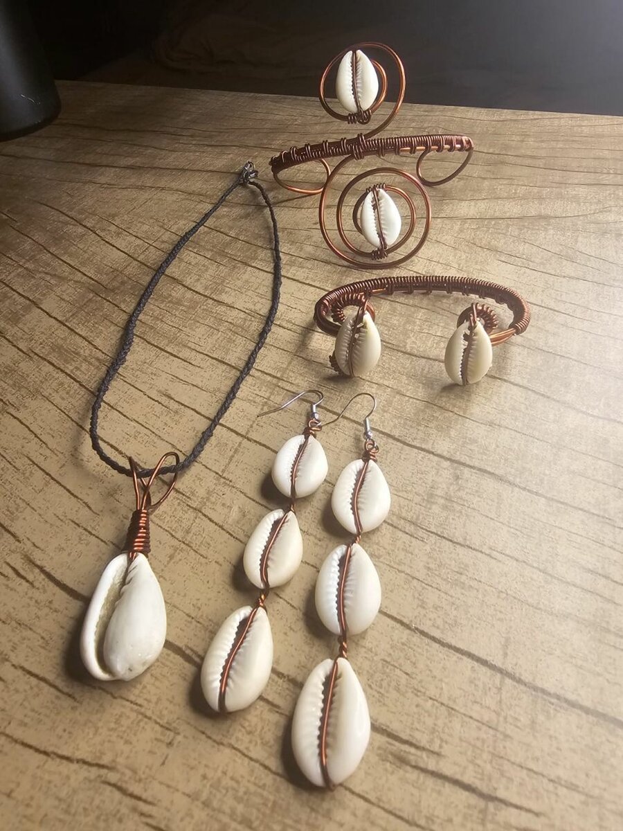 COPPER & COWRIE SHELL SET