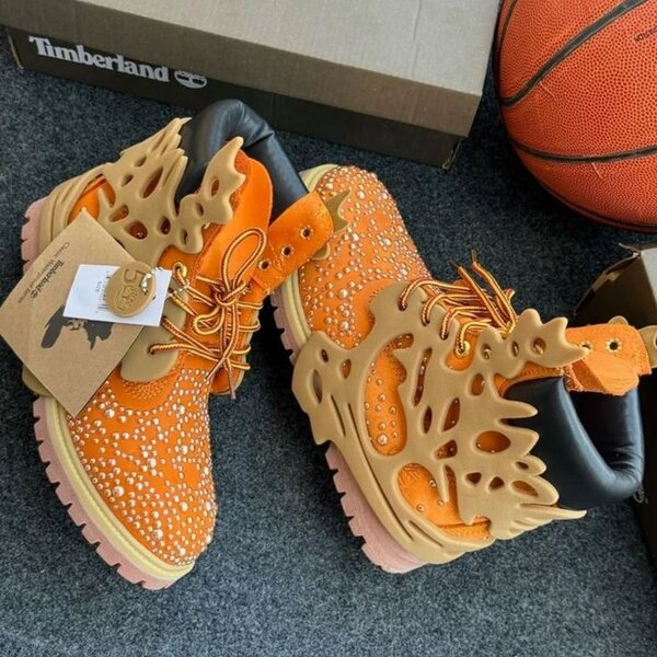 Bottes en cuir imprimées