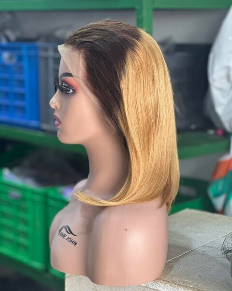 Perruque Bob en Dentelle