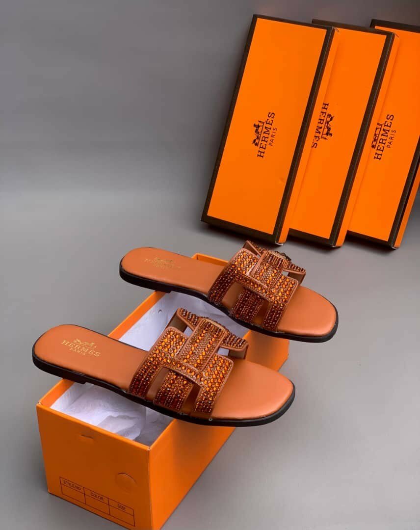 Sandales plates en cuir élégantes