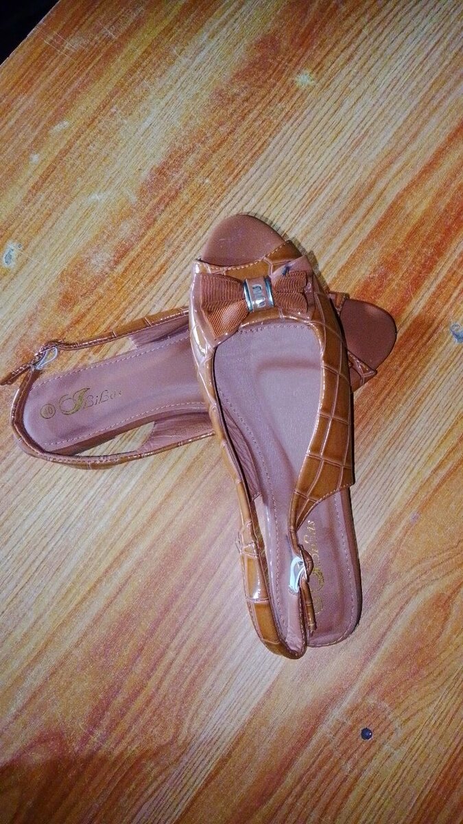 Sandales à aération noeud