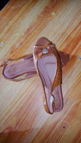 Sandales à aération noeud