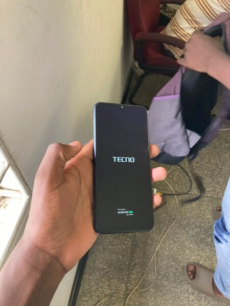 Tecno spark 8 64gb 2gb ram