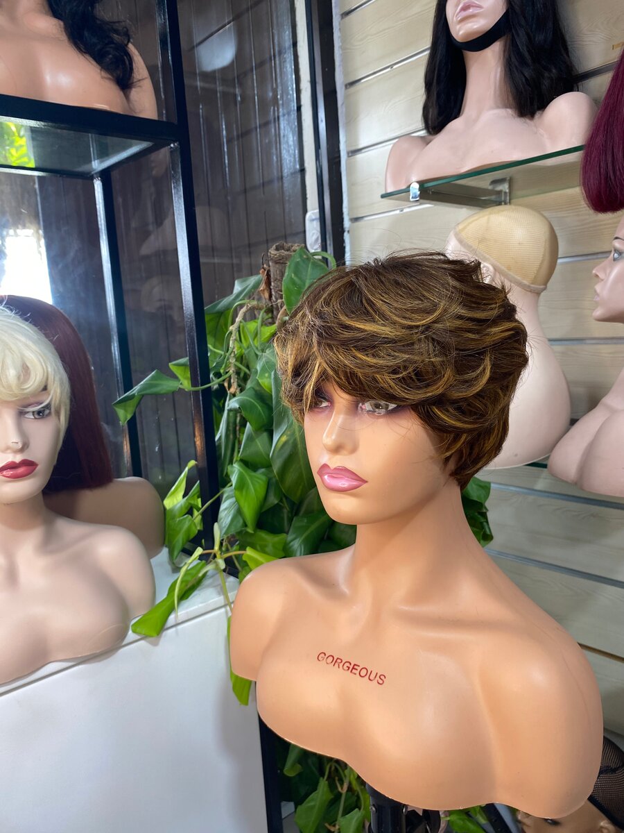 Perruque Ondulée Courte