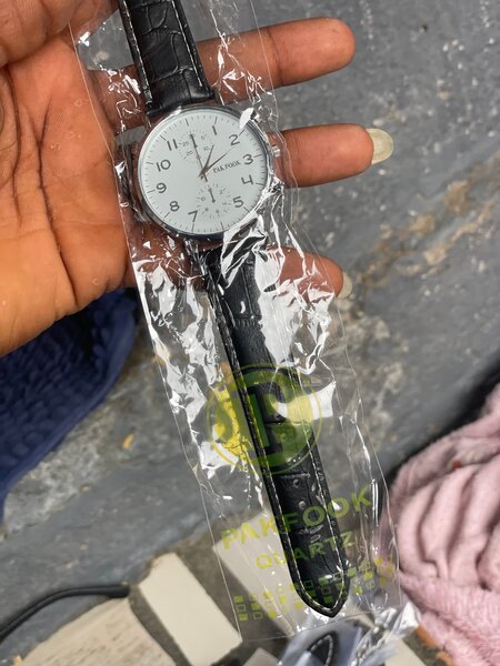 Montre Homme Classique en Cuir