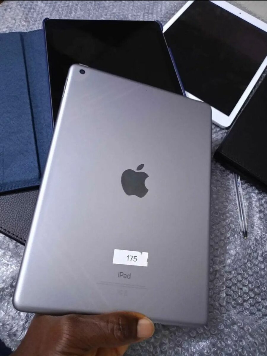 Apple iPad Wi-Fi 10.2"