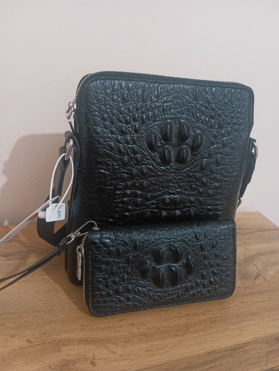 Барсетка виде крокодильей кожи