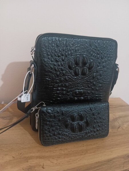 Барсетка виде крокодильей кожи