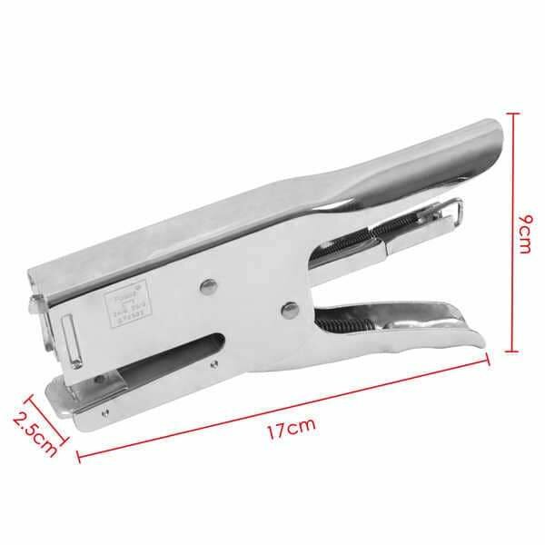 L'agrafeuse à la main de l'agrafeuse de bureau