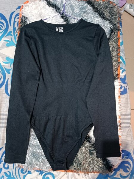 Body noir manches longues