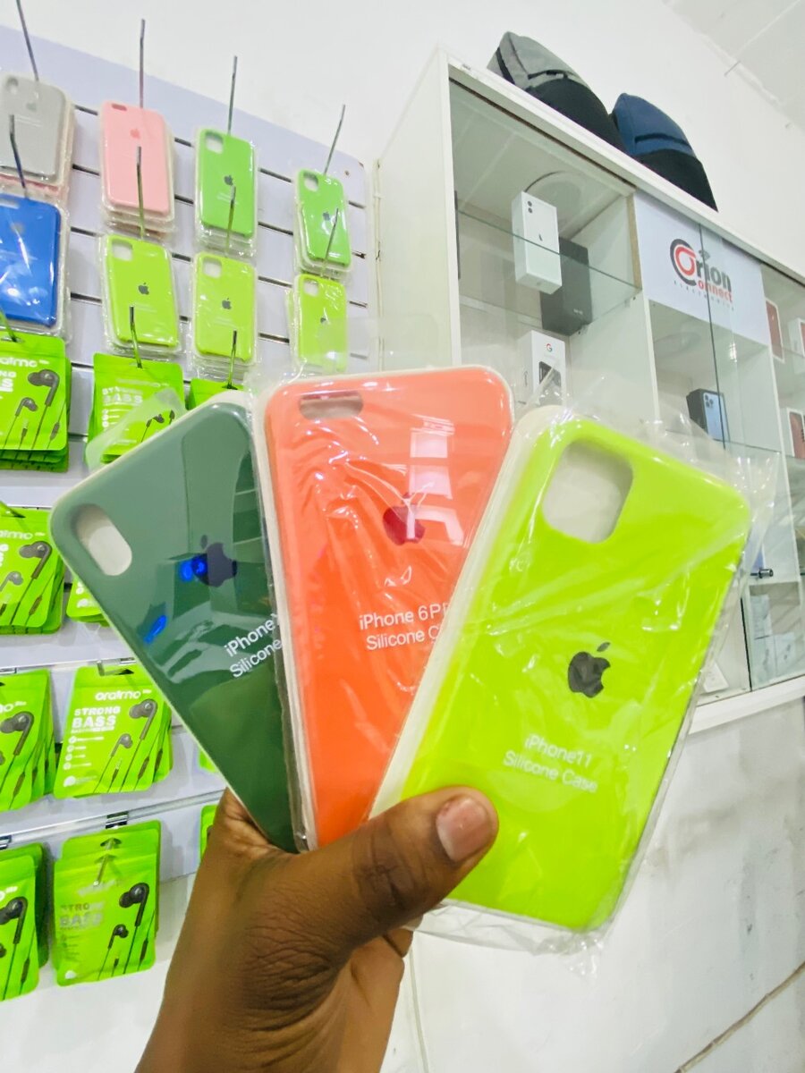 iPhone silicon pouch