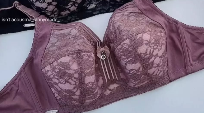 Бренд - L.Mode Без косточек‼️  Хочешь почувствовать комфорт и свободу каждый день? Тогда этот бюстгальтер без косточек с широким поясом идеально подойдет для тебя!