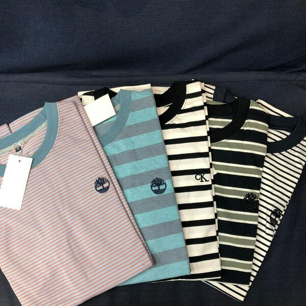 T-shirts graphiques tendance