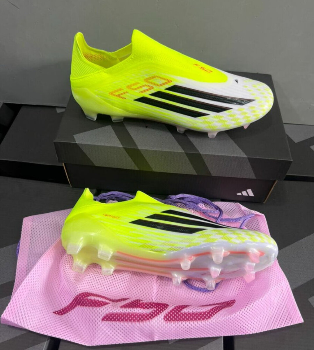 Chaussures de football légères