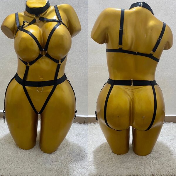 Harnais BDSM en cuir