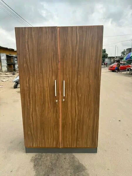 Armoire en bois moderne