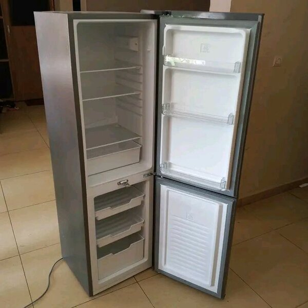 Réfrigérateur double porte moderne