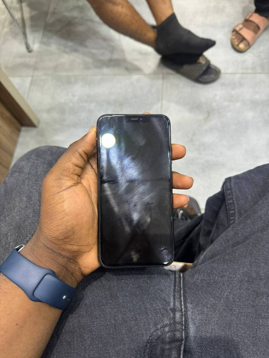 iPhone 11 Pro Max   Factory unlocked