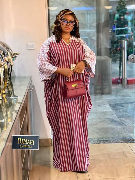 Robe longue à rayures élégante