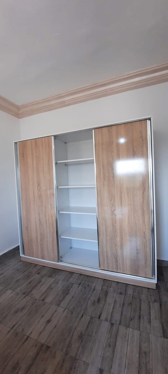 Placar moderne en bois élégant