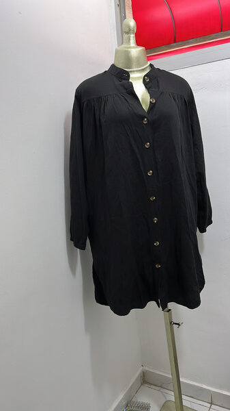 Robe chemise noire élégante
