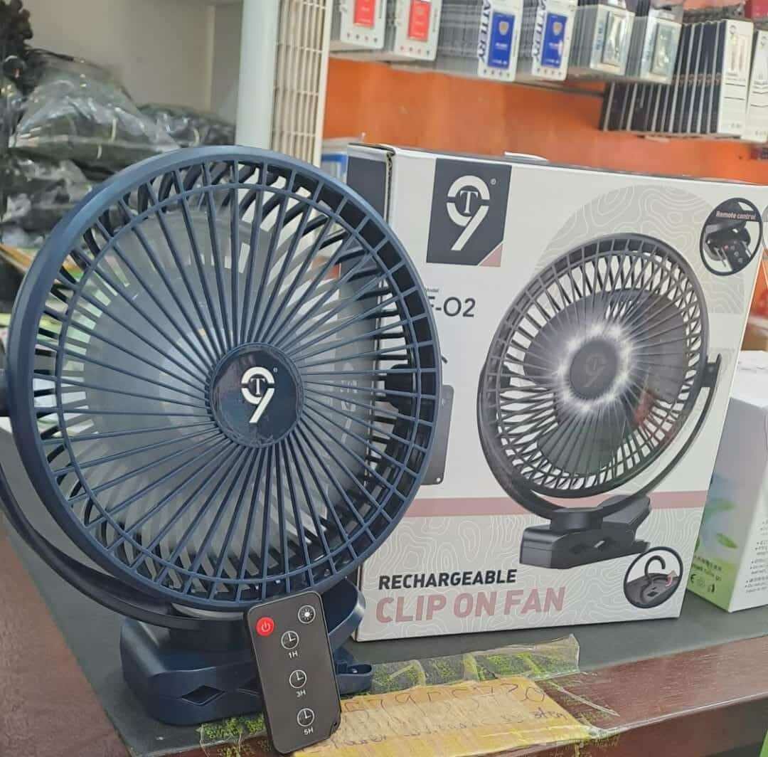 Rechargeable fan with Remote control