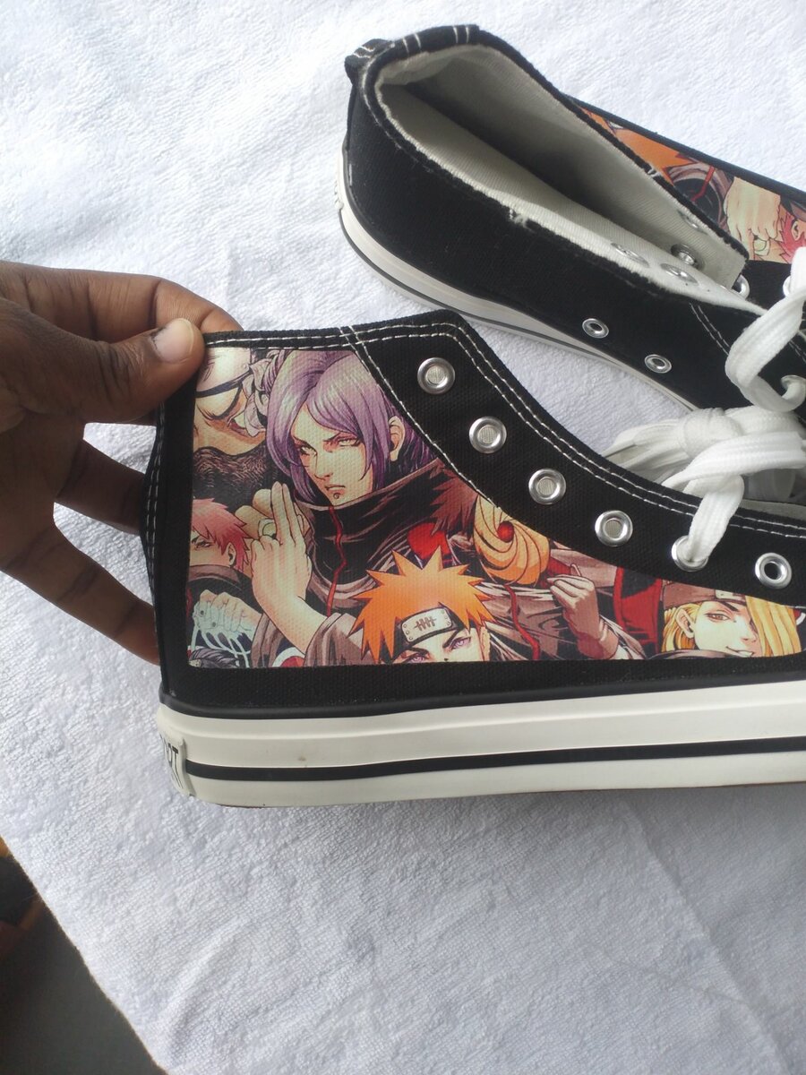 Akatsuki themed converse