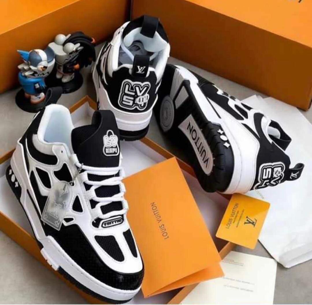 LOUIS VUITTON CLASSIC